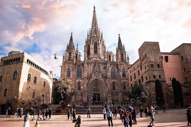 Small Group Barcelona Walking Tour, Flamenco Show & Tapas Dinner - Who should book this Barcelona night tour