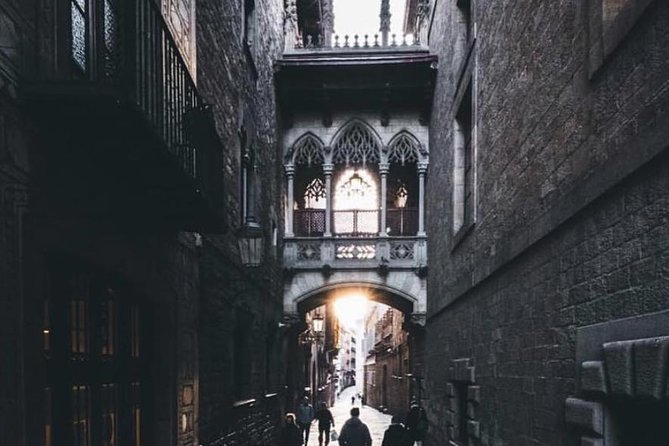 Small Group Barcelona Walking Tour, Flamenco Show & Tapas Dinner - Stop 2: A chef-owned restaurant tapas dinner with wine