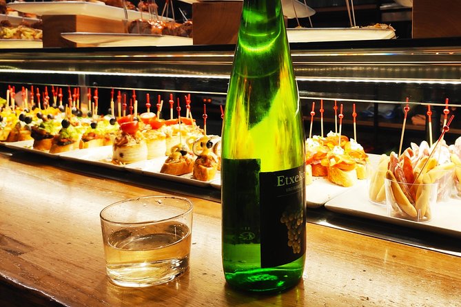 Spanish Wine and Tapas Tour in a Local Neighborhood in Barcelona - Stop 1 at Avinguda del Paral·lel: the meet-up and warm start
