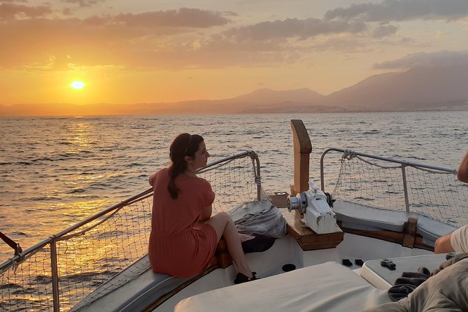 Sunset Boattrip + Tapa + Cava - Seating, Blankets, and the Choppy-Water Reality