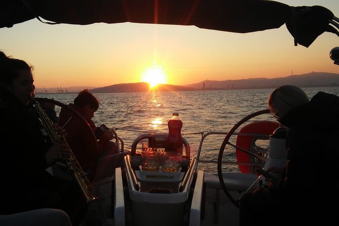 Sunset Sailing Experience with Live Sax Music and Spanish Tapas - Sunset sailing in Barcelona with live sax and tapas