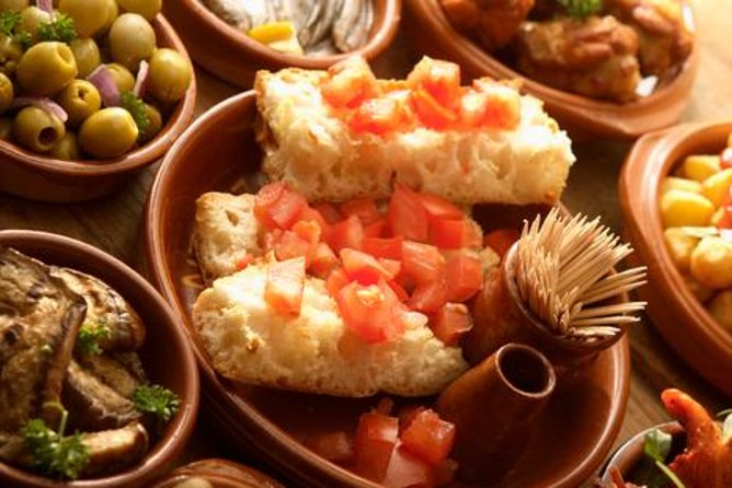 Tapas and Flamenco Show Small Group Tour in Barcelona - A Barcelona Night That Ticks Three Boxes: Food, History, Flamenco