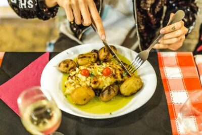 Tapas And Tascas: Private Food Tasting Experience In Lisbon - Praça do Comércio start: coffee, pastry, and orientation