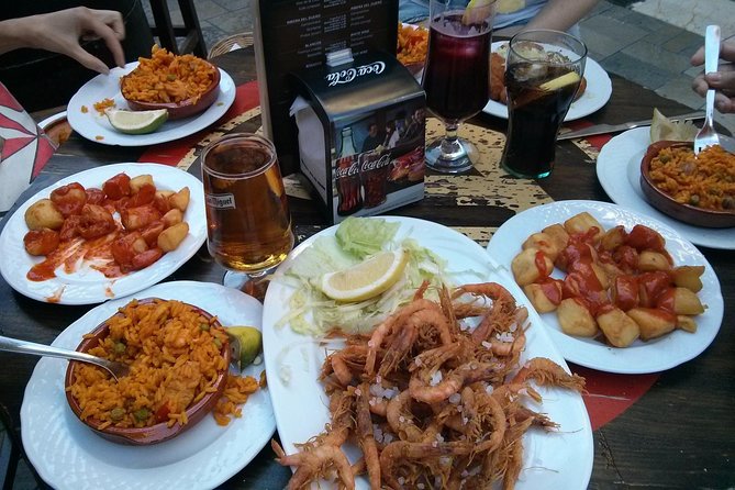 Tapas and Wine Tasting Tour in Seville Small Groups and Jewish Quarter - Tapas Etiquette, Ordering Tips, and How to Enjoy the Bar Crowd