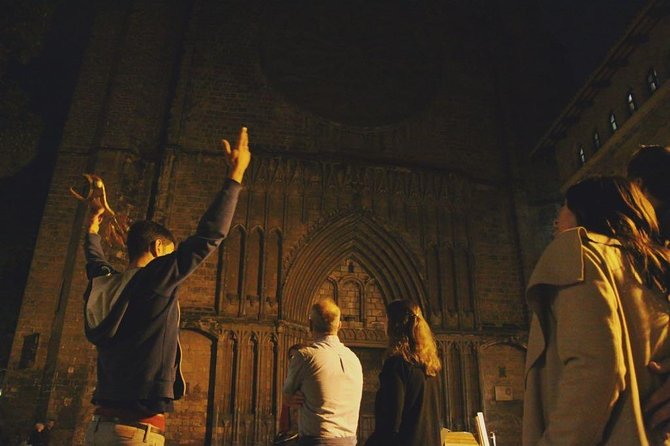 Tapas and Wine Walking Tour in Barcelona - The Gothic Quarter start: a strong 2-hour launch