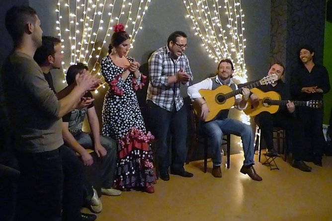 Tapas Dinner and Flamenco Show in Valencia - Logistics: meeting point, walking, and doing it without a guide