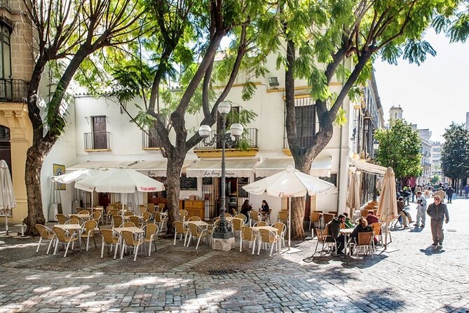 Tapas Food Tour in Jerez de la Frontera - The guides: the art historian angle and how it shows up in real conversations