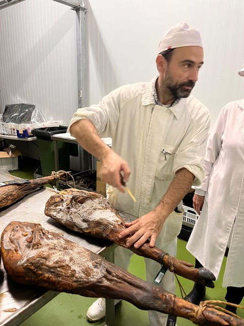 Tapas Tour Cordoba & Wine Experience with chef and sommelier - Starting in Plaza de las Tendillas: Iberian Ham First