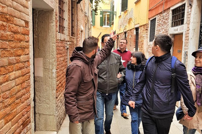 Tapas & Wines through secret Venice - Frari Basilica and Scuola Grande di San Rocco: quick culture breaks