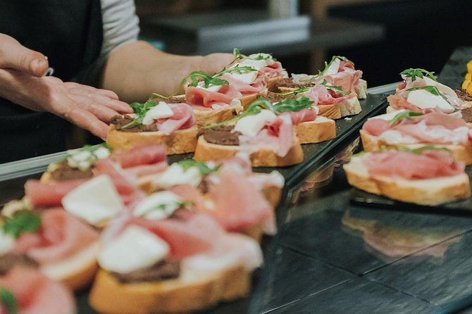 Tapas & Wines through secret Venice - The guide makes or breaks the experience