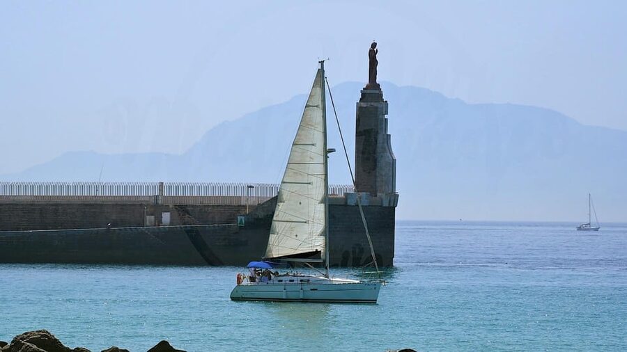 Tarifa: Sailboat Tour, Snorkelling, Tapas & Drinks - The calm-water stop: swimming and snorkeling gear in open sea settings