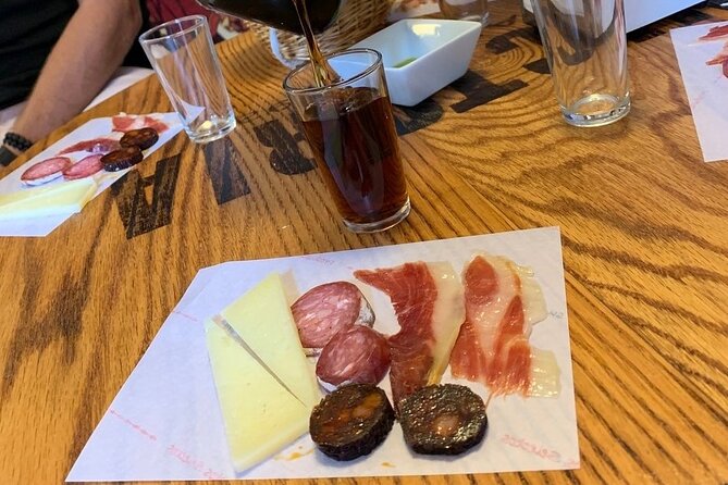 Taste of Malaga Tour : Tapas, History and Local Customs - Old Town Málaga lunch: gambas al pil pil and Pedro Ximénez sauce