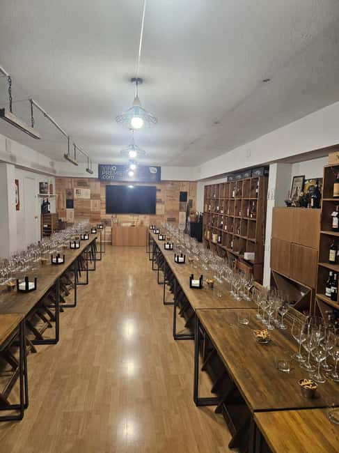 Tasting 3 glasses of wine + 3 tapas - Who should book this (and who should skip it)
