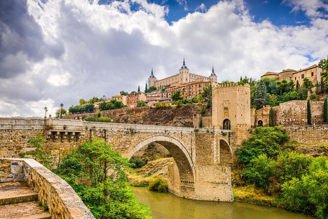 Toledo Full Day with Winery Visit, Tapas and Wine Tasting - Getting to Toledo: the smooth start matters