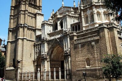 Toledo Tour with Tapas, Wine Tasting and Optional 3 Monuments - Casco Histórico de Toledo: guided storytelling through the old streets