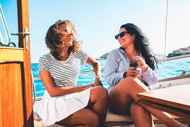 Traditional Mallorquin Llaut Cruise with Tapas and Drinks - 4 included drinks per person: the value math in plain terms