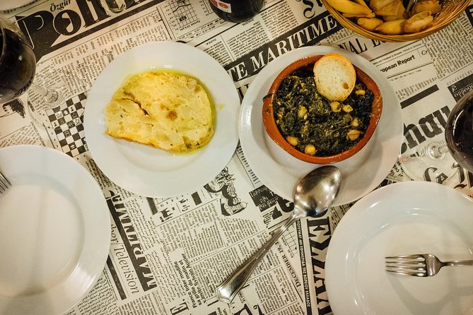 Triana Gourmet Tapas Tour in Seville - Triana is the right place for tapas walking