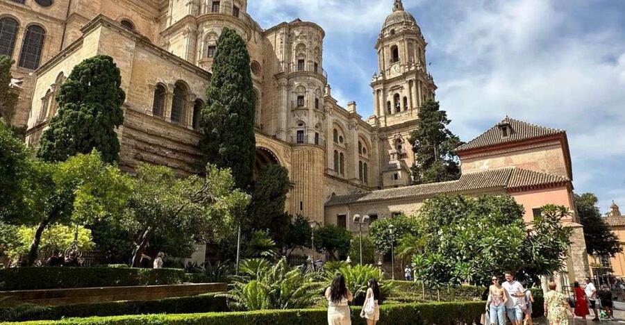 Ultimate Malaga: History and Tapas All Included - Meeting outside McDonald’s: simple logistics, easy start