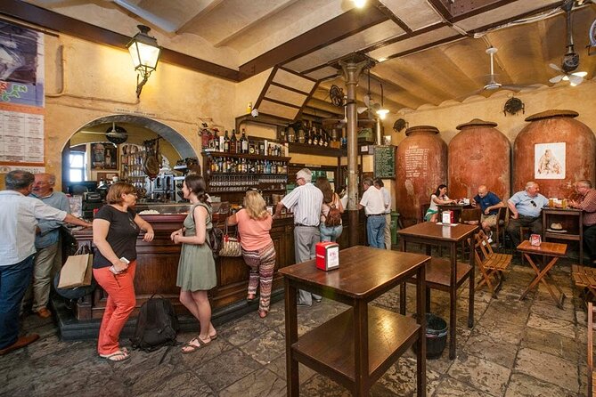 Ultimate Seville Tapas, Wine & History Small Group Tour - Guides, pacing, and why the storytelling matters on a tapas route