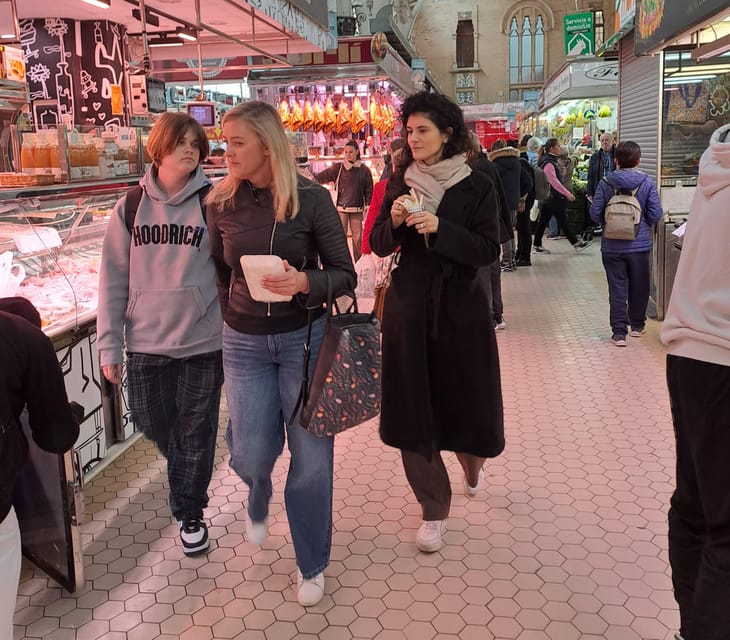 Valencia: Authentic Tapas & Drinks with a Local - Meeting at Plaça del Comte de Bunyol (and why it matters)