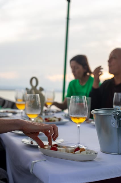 Valencia: Boat Ride with Valencian Wine Tasting & Tapas - Life on the traditional boat: flora, fauna, and Captain Clara’s vibe