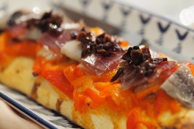 Valencia Tapas Crawl by Food Lover Tour - How the meal comes together: 10–12 tapas and four drinks