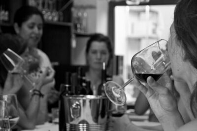 Valencia: Wine Tasting and Tapas Experience - The Tasting Flow: Four Wines, One Pairing Lesson
