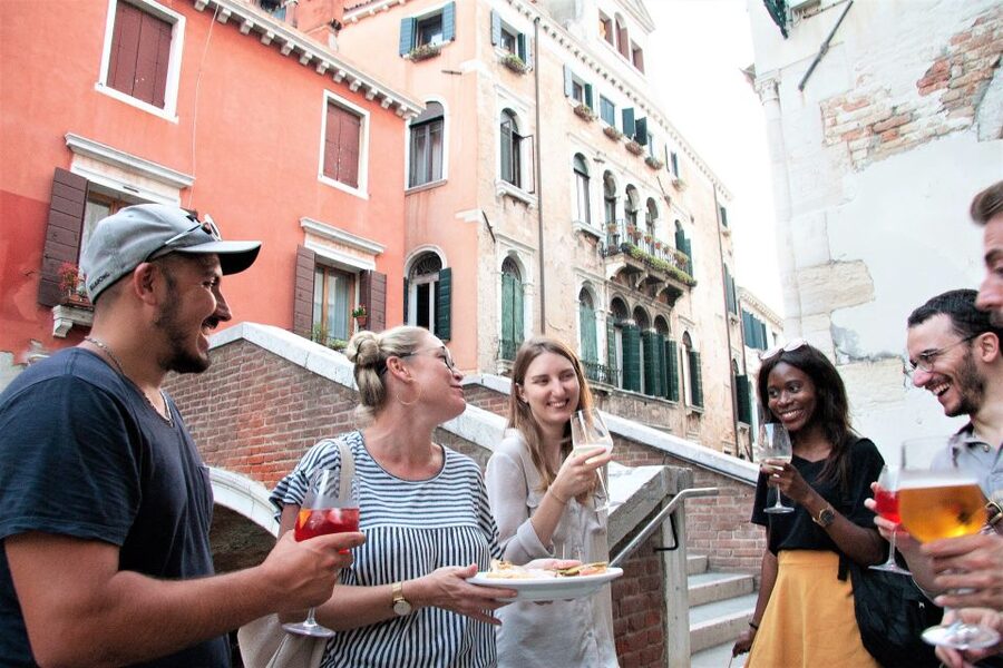 Venice: Local Secrets of Venice Tapas & Wine Walking Tour - Inside the second bacaro and the later tastings