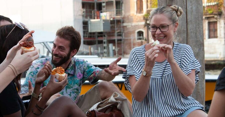 Venice: Local Secrets of Venice Tapas & Wine Walking Tour - Cichetti and 3 glasses of wine: what you actually get