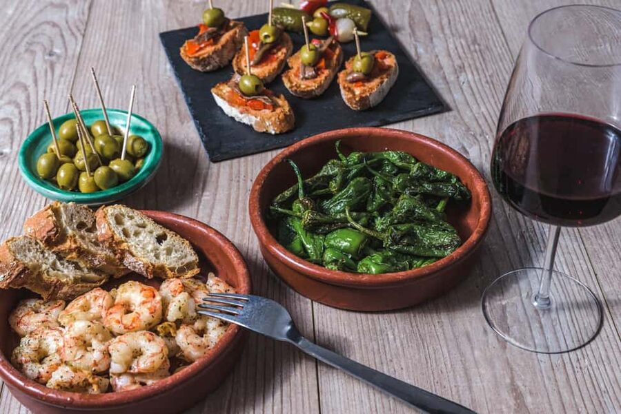 WINE TASTING & TAPAS IN THE HEART OF FARO - Who should book this Faro wine-and-tapas tour