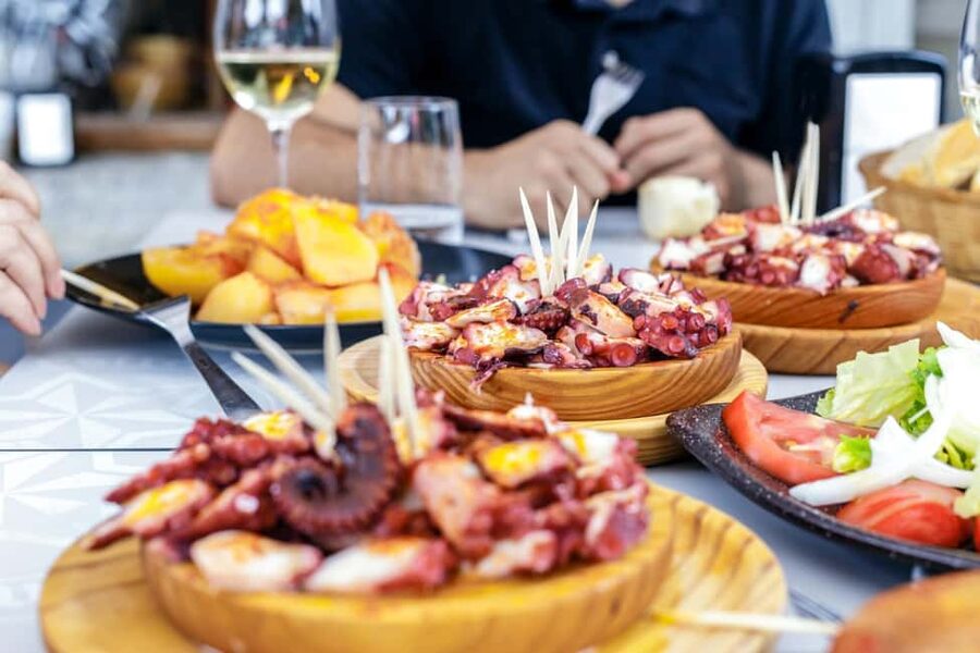 WINE TASTING & TAPAS IN THE HEART OF FARO - Should you book this Faro wine-and-tapas tour